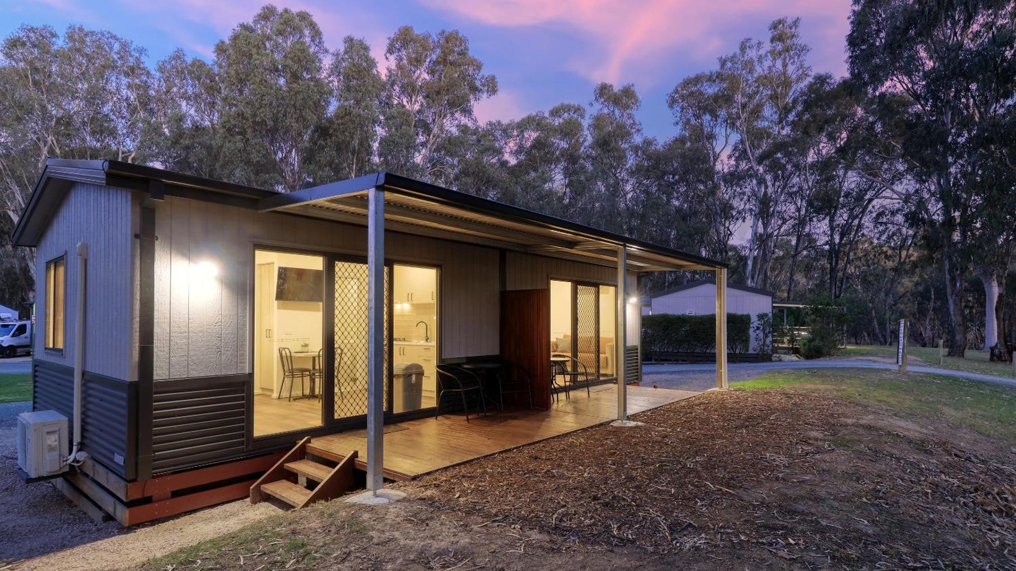 Deniliquin Riverside Caravan Park Eksteriør billede