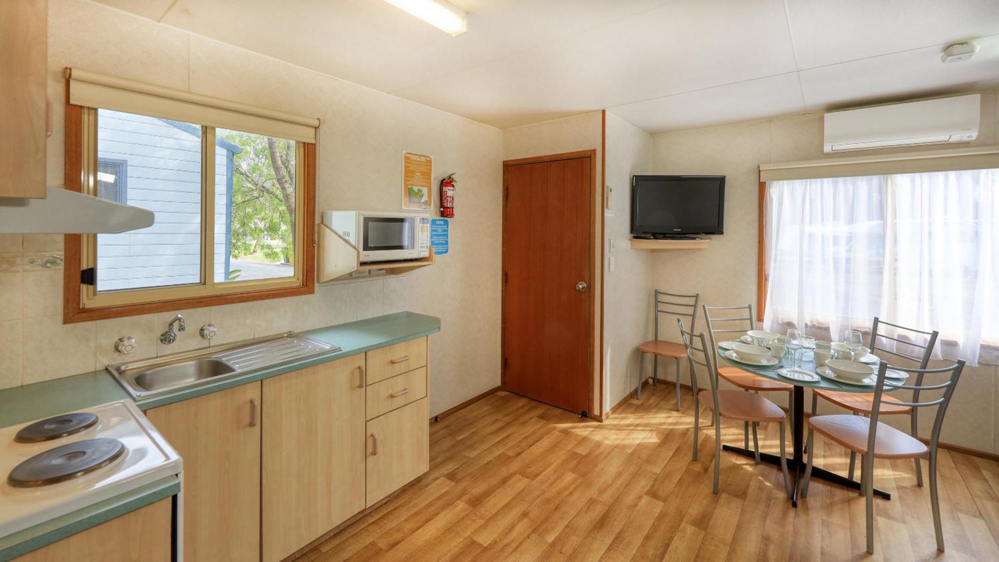 Deniliquin Riverside Caravan Park Eksteriør billede