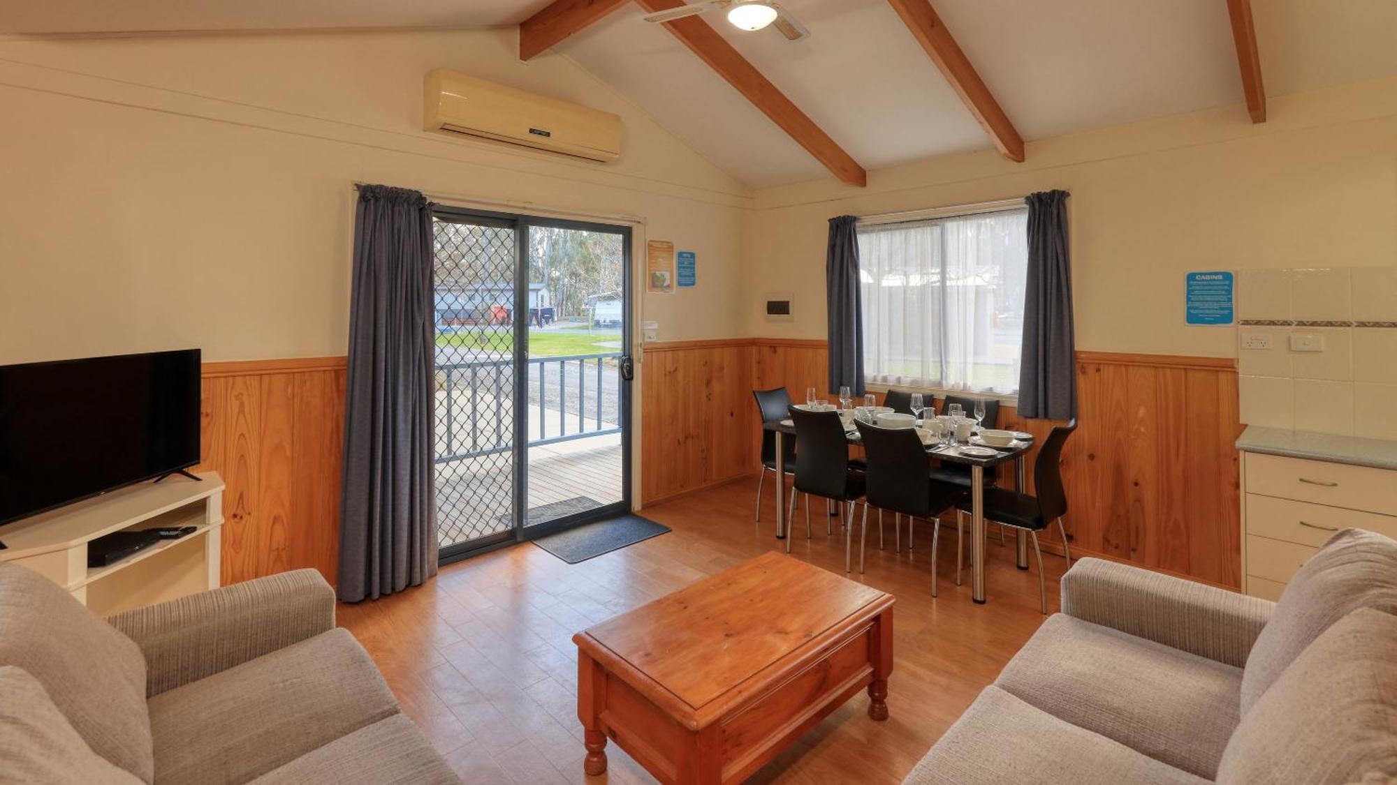 Deniliquin Riverside Caravan Park Eksteriør billede