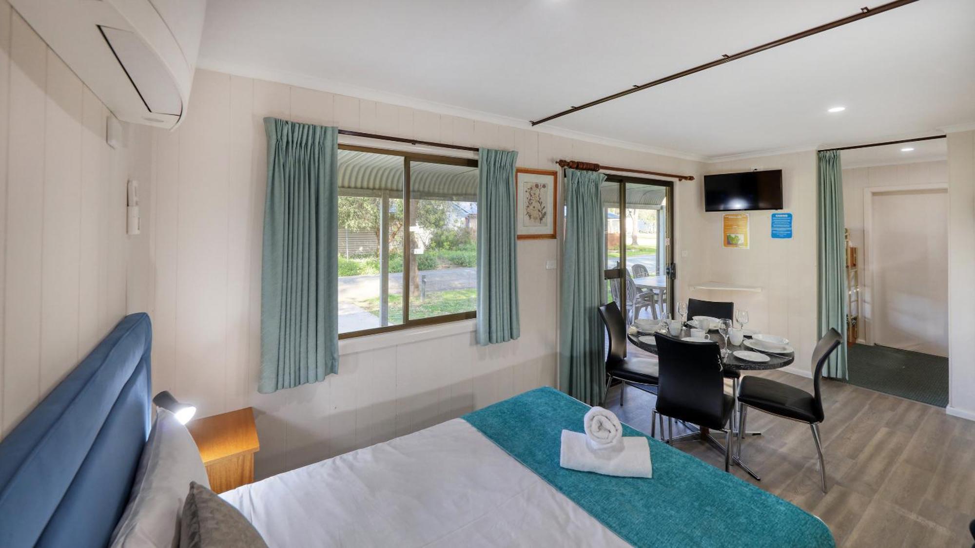 Deniliquin Riverside Caravan Park Eksteriør billede