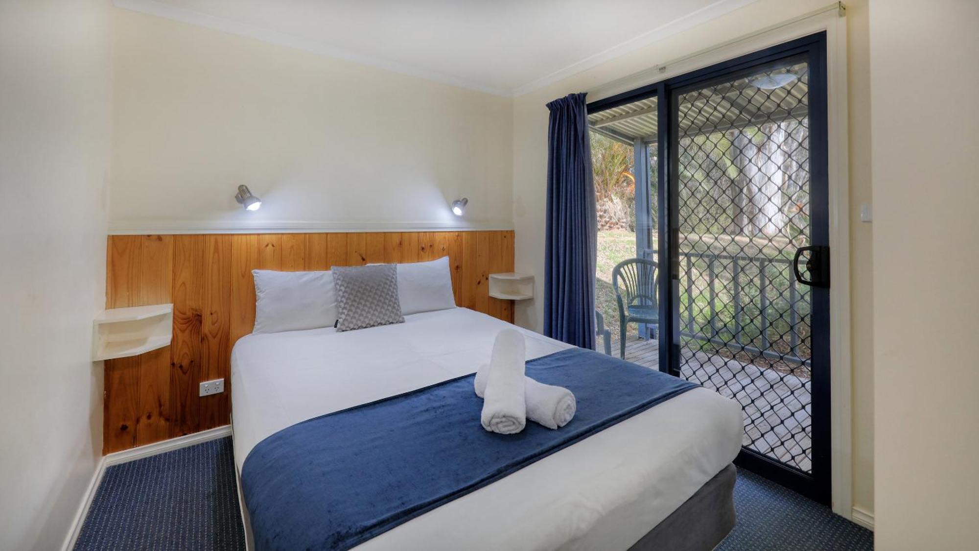 Deniliquin Riverside Caravan Park Eksteriør billede