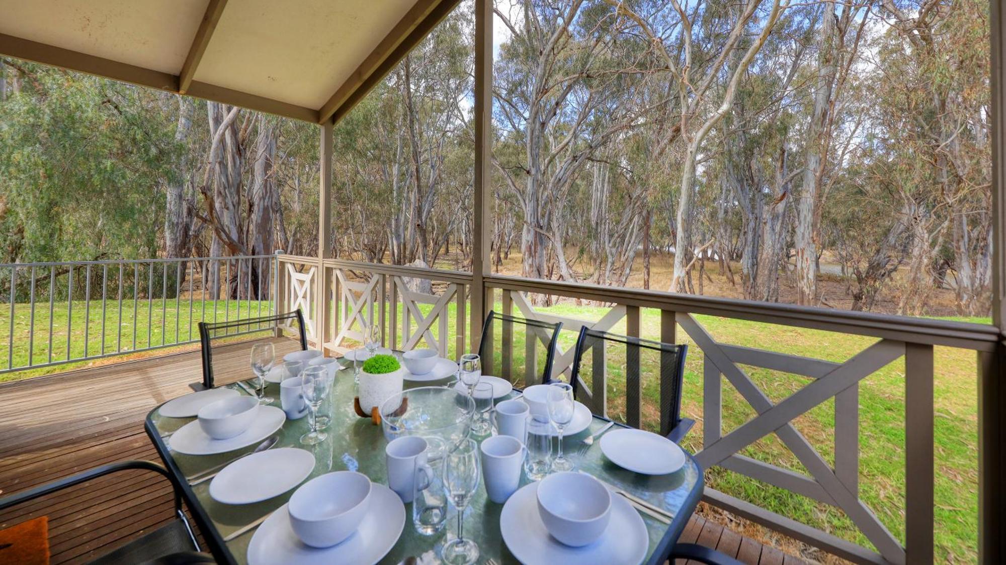 Deniliquin Riverside Caravan Park Eksteriør billede