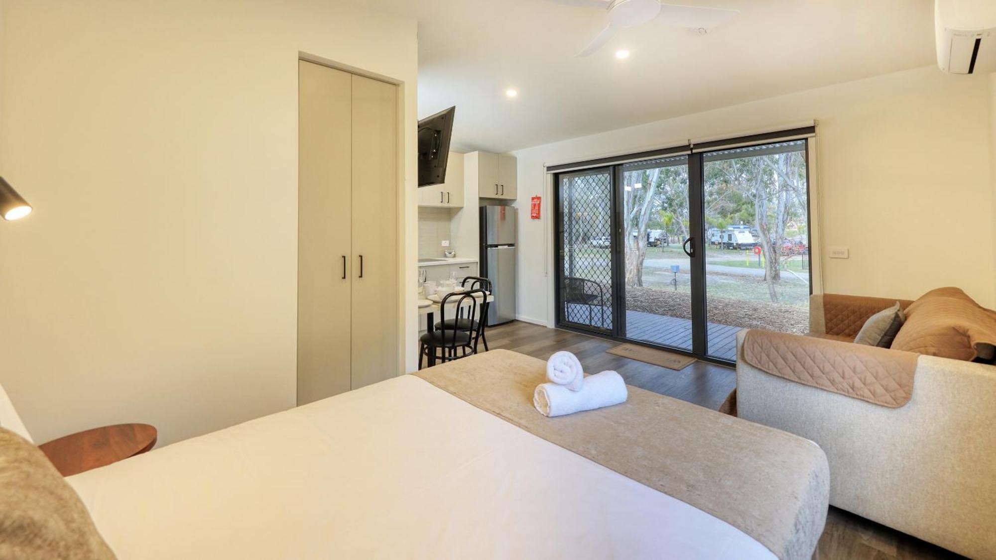 Deniliquin Riverside Caravan Park Eksteriør billede