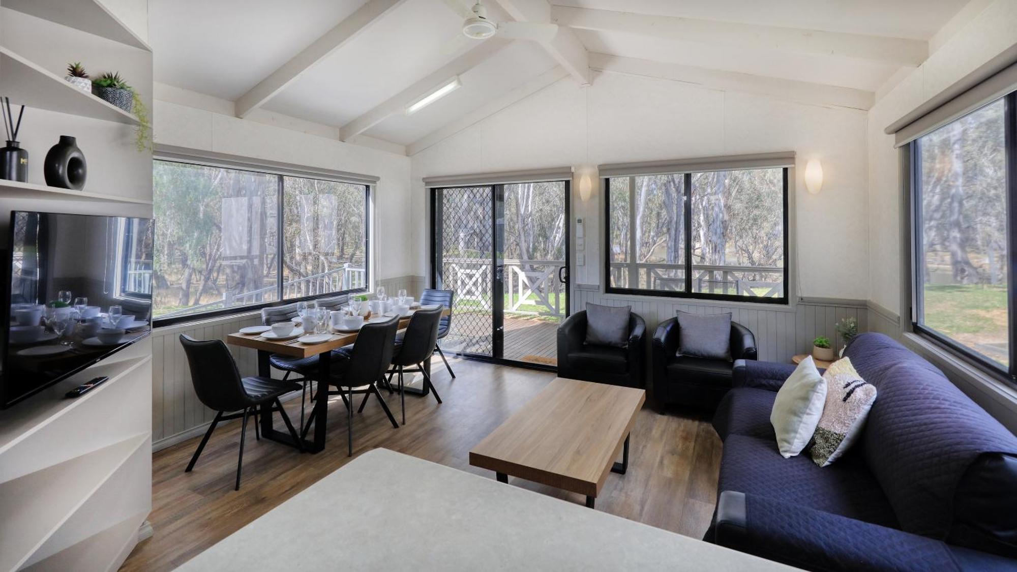 Deniliquin Riverside Caravan Park Eksteriør billede