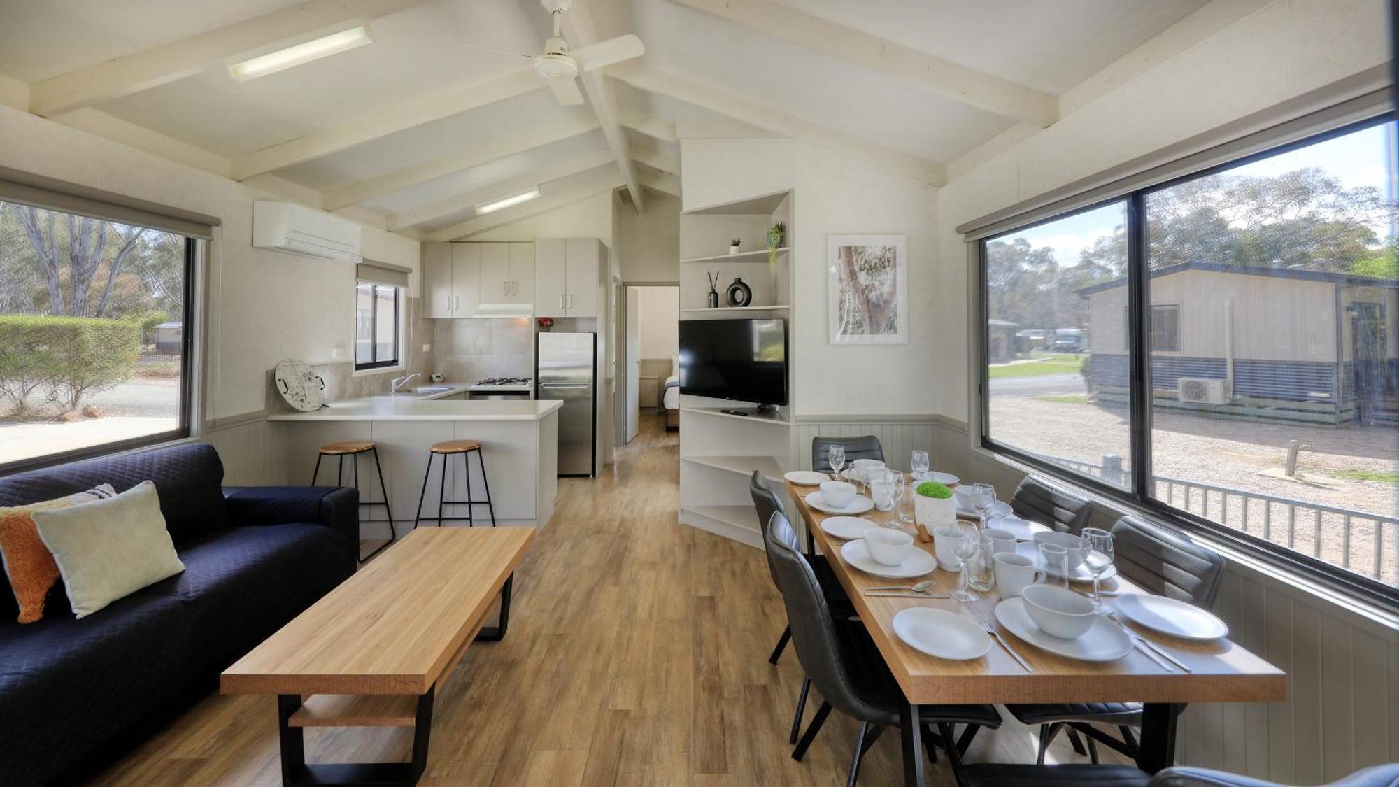 Deniliquin Riverside Caravan Park Eksteriør billede