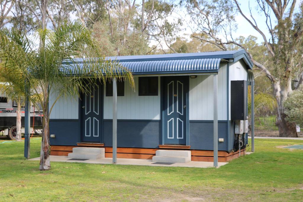 Deniliquin Riverside Caravan Park Eksteriør billede